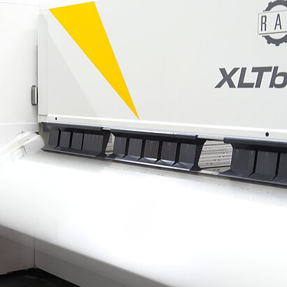 Stronger folding beam stroke for enhanced bending functionality   